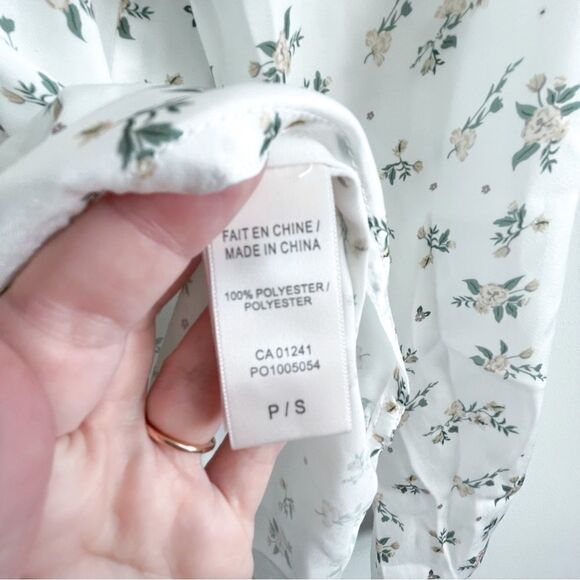 Twik Simons Floral Blouse Long Sleeved Button 1/4 Front Polyester Women's S NWT - Picture 7 of 8